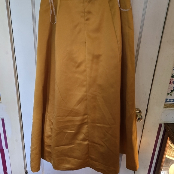 Gold Maxi Skirt with Flowing Silhouette - Picture 2 of 5
